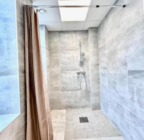 اتاق ساده سه‌ نفره, Budgetel  Kong Oscarsgate 22