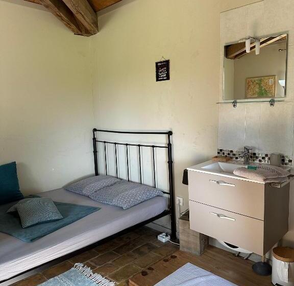 Quarto Estandar Vista Jardim, Maisonnette Indépendante Au Calme Avec Un Grand Jardin