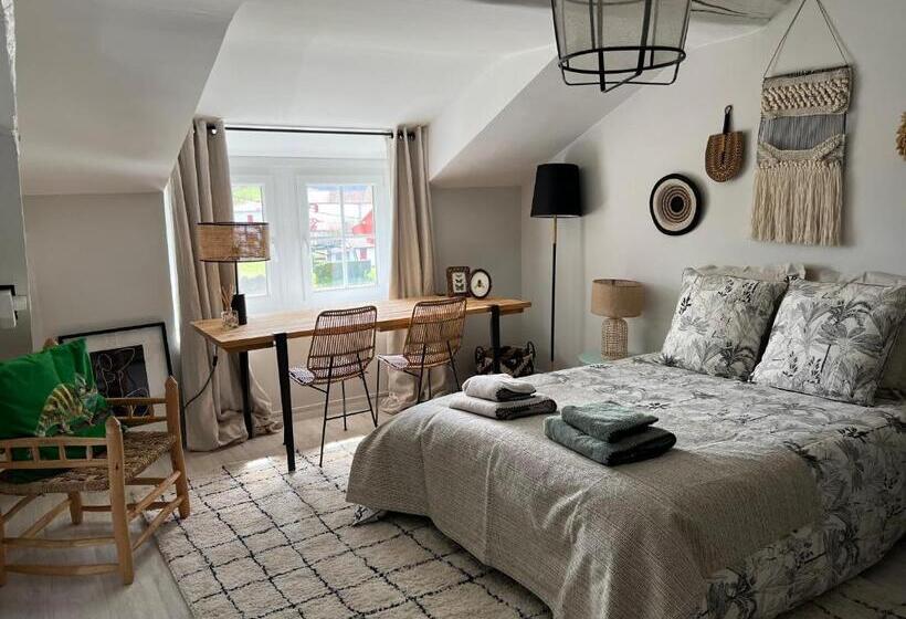 Номер Стандарт, Maison Biscaya , La Chambre 2e étage