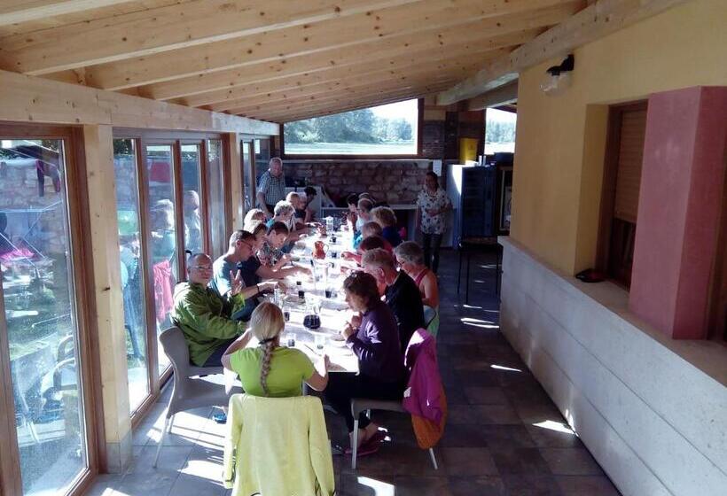 스탠다드 룸, Hornillos Meeting Point