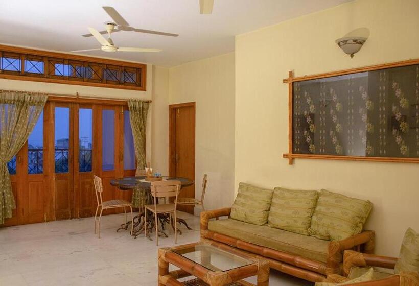 اتاق لوکس, River Breeze Home A Comfort Stay