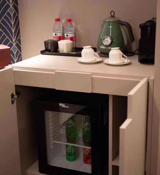 اتاق لوکس با تخت بزرگ, Jinglai Bushe Hotel Bund Nanjing West Road Shanghai