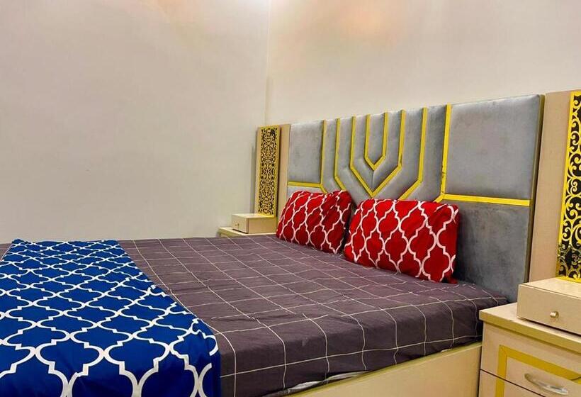 اتاق ساده سه‌ نفره, Karachi Gulshan Guest House