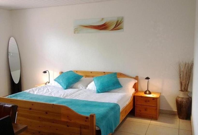 Номер Стандарт, Hôtel Gîte Rural à 3 Km De Delémont