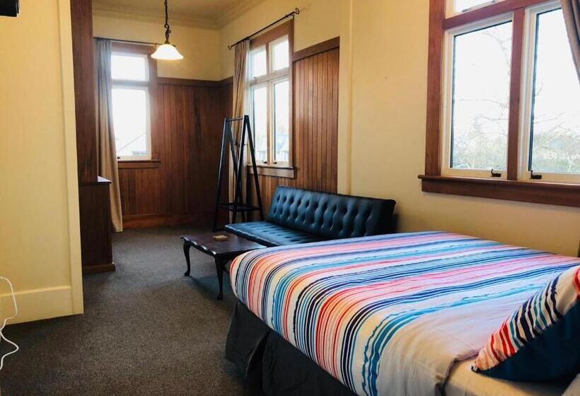 Quarto Deluxe, Penmarric House   Self Check In