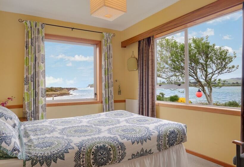 带海景的标准房, Surat Bay Lodge By The Sea/backpackers Hostel