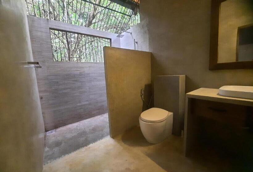 استودیوی لوکس, Hornbill Forest Habarana