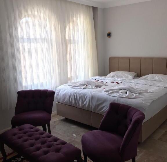 Quarto Estandar Cama King, Hydros Cave Suit