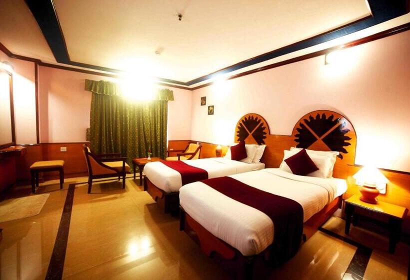 Номер Deluxe, The Surya, Cochin