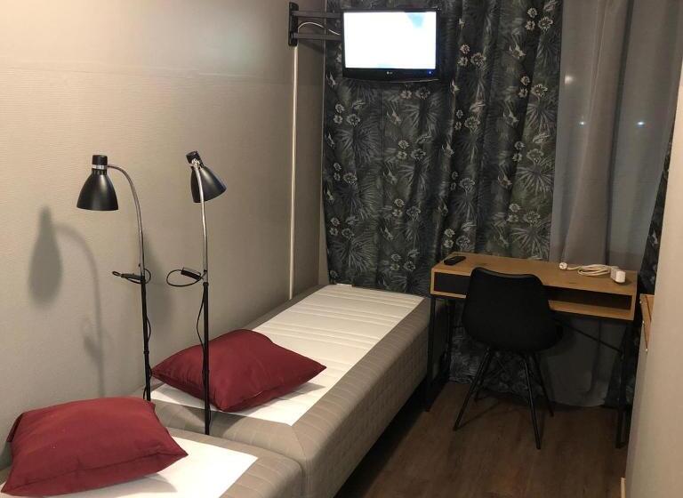 스탠다드 룸 공동 욕실, Hostel Matkakoti Patria