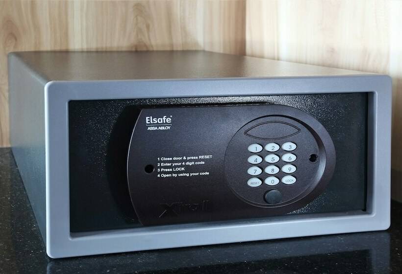 Номер Deluxe, Swissbelinn Karawang