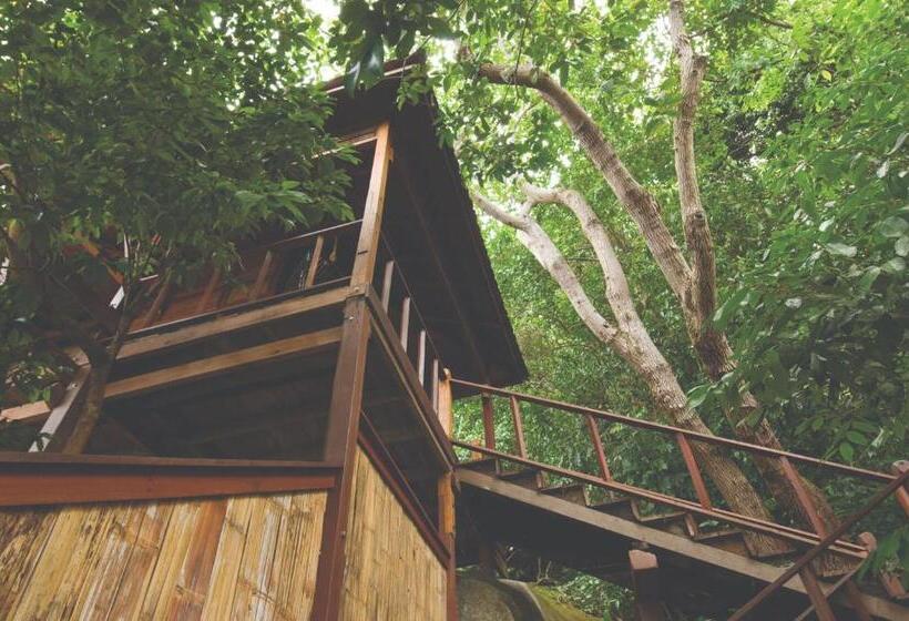 کلبه ییلاقی, Japamala Resort By Samadhi Age 12 And Above Only