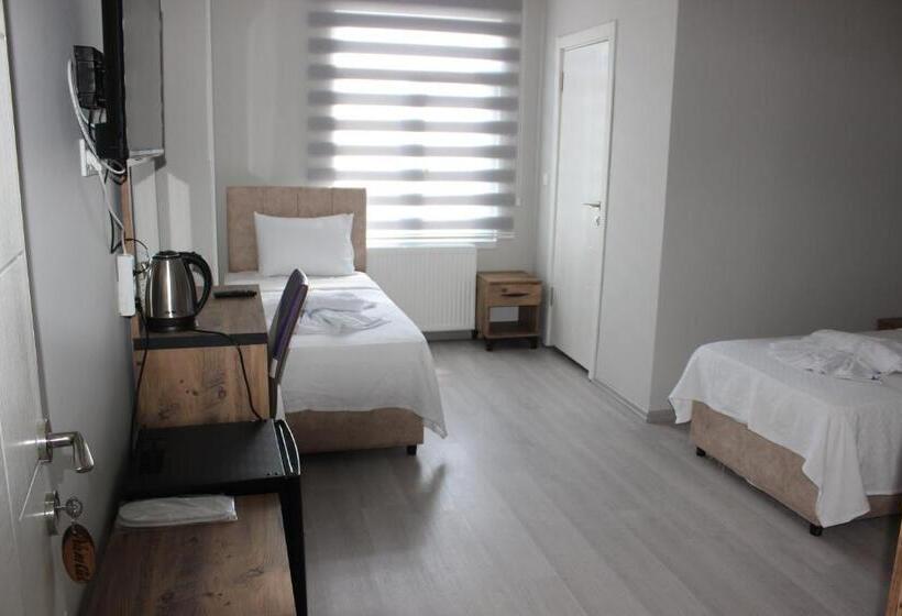 标准三人间, Polem Otel