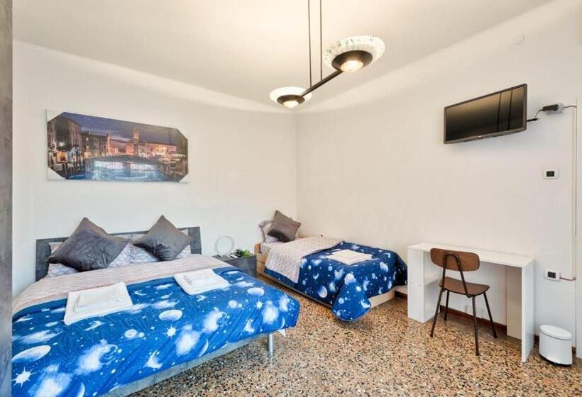اتاق لوکس سه تخته, City Living Guest House Venice