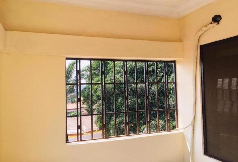 غرفة قياسية فردية, Room In Bb   Single Room With Balcony