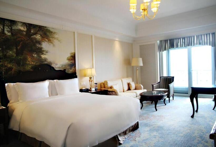 Номер Клуб Вид на Море, Crowne Plaza Ocean Spring Resort, An Ihg