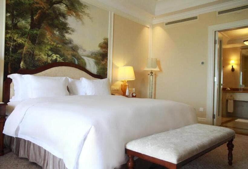 Люкс Superior, Crowne Plaza Ocean Spring Resort, An Ihg
