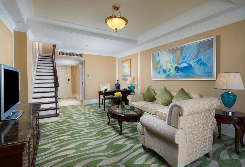 Люкс, Crowne Plaza Ocean Spring Resort, An Ihg