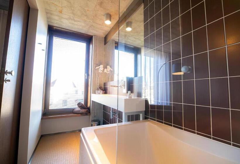 سوییت, Johan Spa