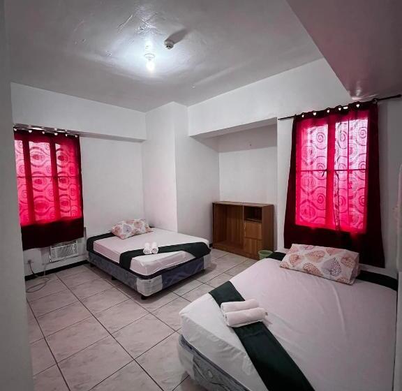 침실 3개 아파트, Flora S Place In Winland Towers Condominium