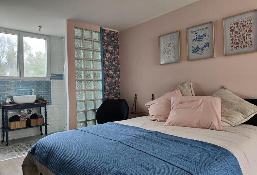 Номер Стандарт, La Casa D Atras