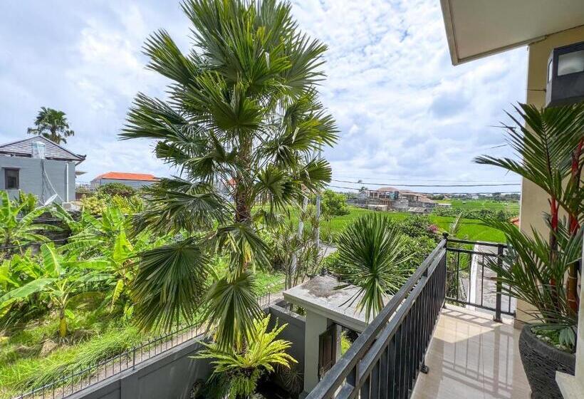 Номер Deluxe, 1 Min To Batu Bolong Island Boy Guesthouse Kt 1