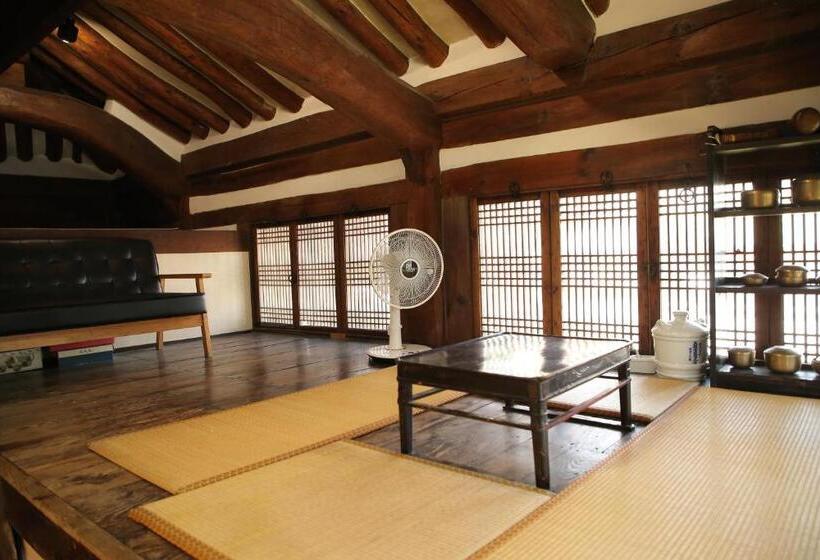 סוויטה, Pungryuheon Hanok Stay