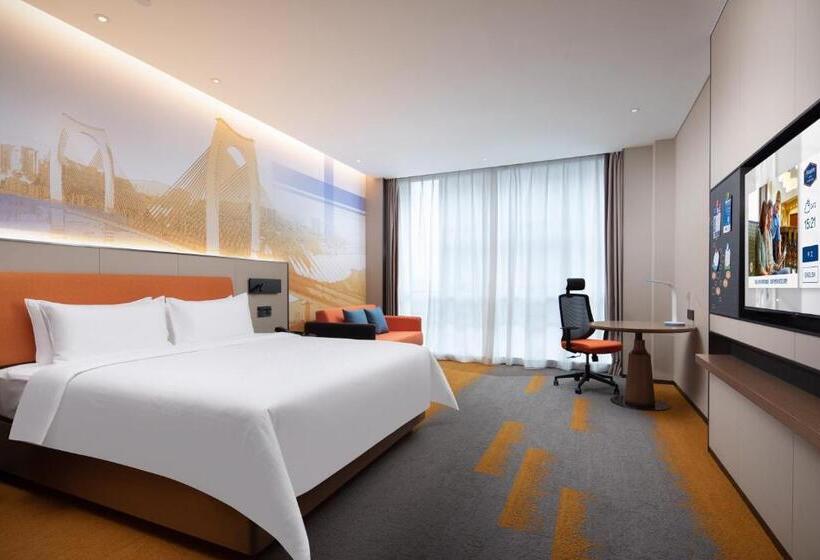 Номер Superior, Hampton By Hilton Guigang