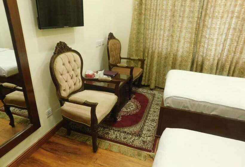 Standard Room, Diplomat