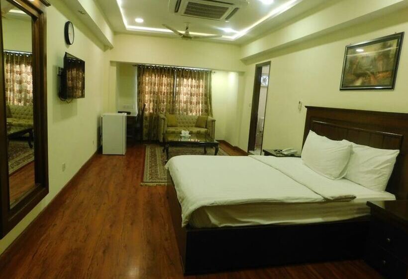 Standard Room, Diplomat