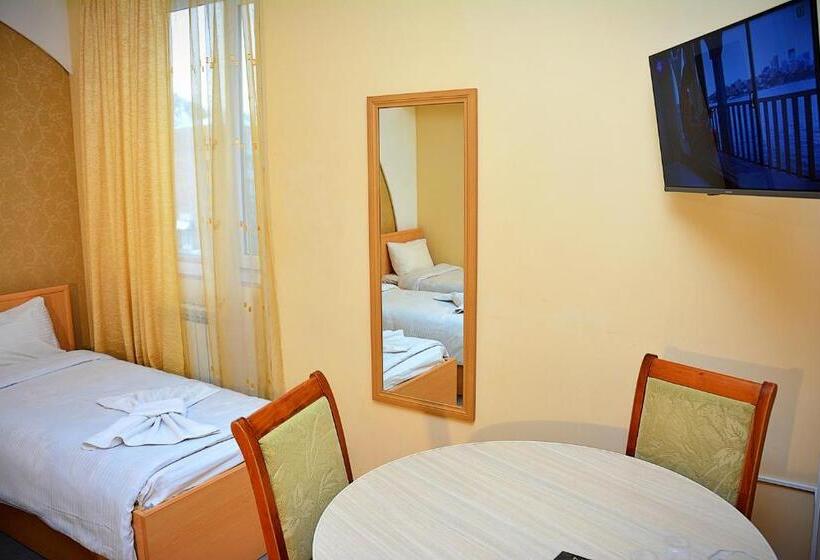 Номер Стандарт Трехместный, Vayk Hotel And Tourism Center