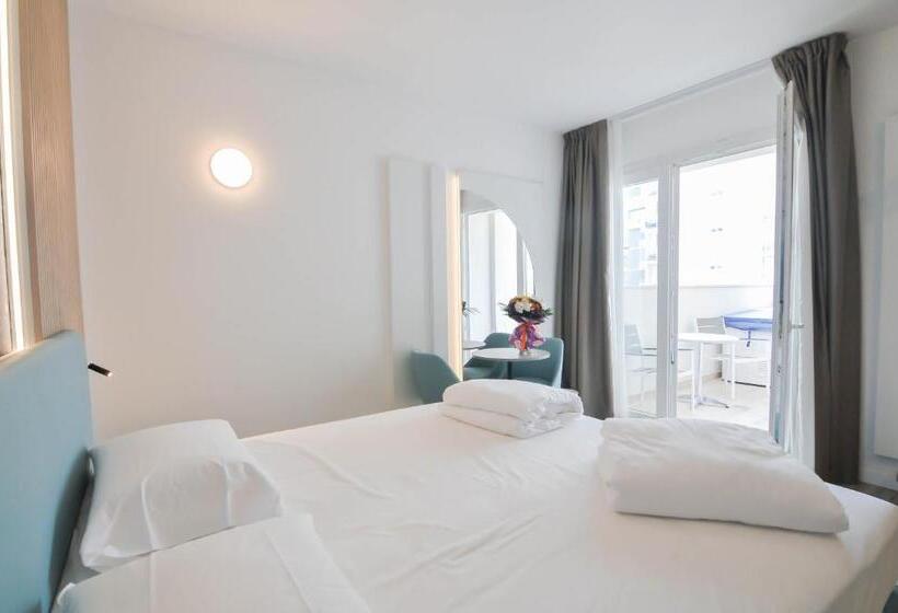 Полулюкс с Гидромассажем, Marina Junior Suite 4 Stelle S