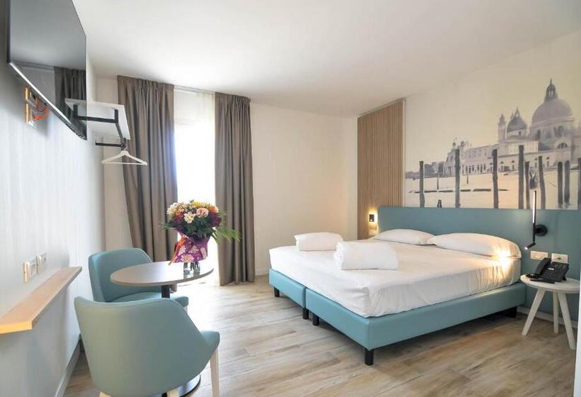 Полулюкс с Гидромассажем, Marina Junior Suite 4 Stelle S
