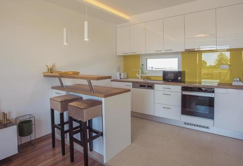 Апартаменты Deluxe 1 Спальня, Sunset Resort   Lakeside Apartment