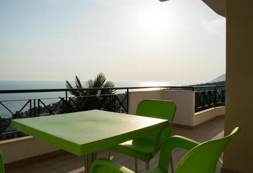 اتاق لوکس با چشم‌انداز دریا, Sunshine Guesthouse Dhermi