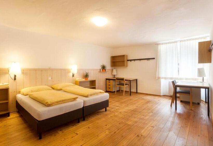 Семейный Номер, Kolping Hallein