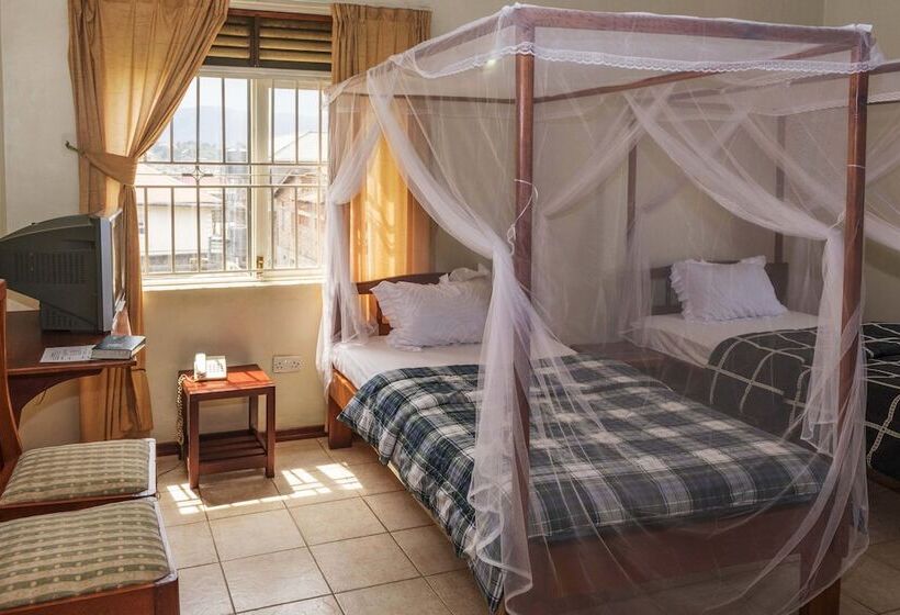 Standard Triple Room, Raja Excelsior
