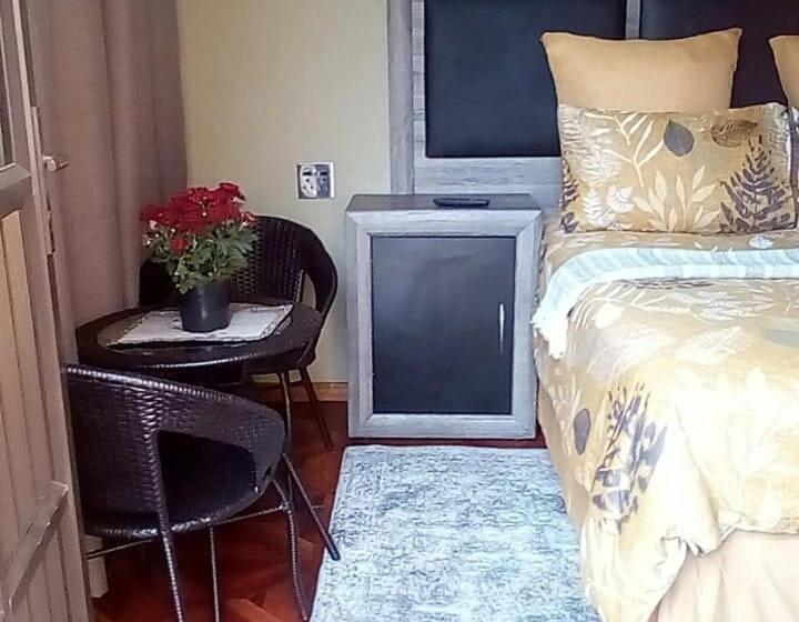 Номер Deluxe, Authentic Bicycle Tours And Backpackers