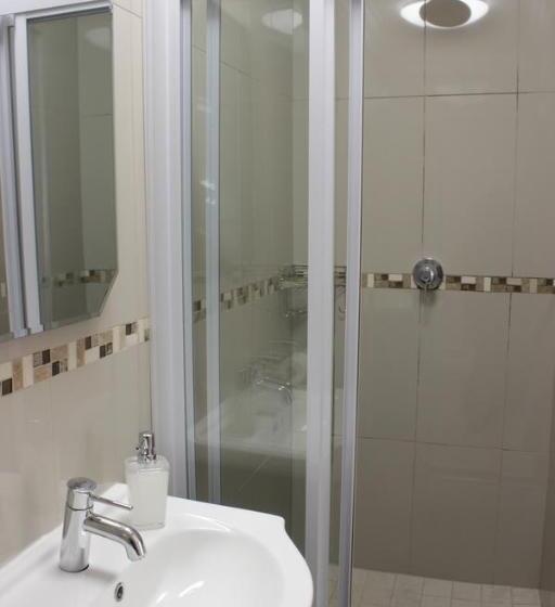 Quarto Estandar, Milas Place