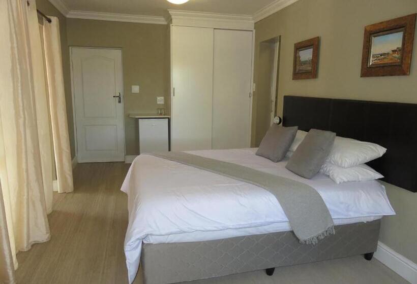 Quarto Estandar, Milas Place