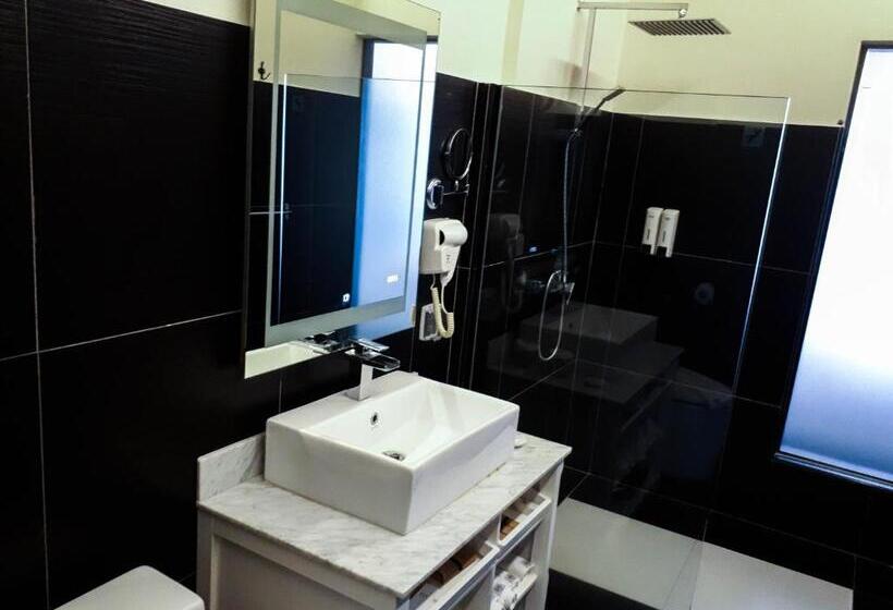 اتاق لوکس خانوادگی, Bei Boutique