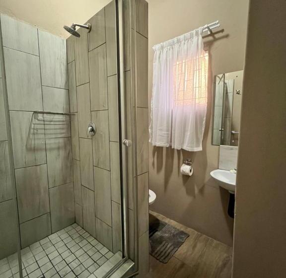 Номер Стандарт Трехместный, Khaya4u Guesthouse