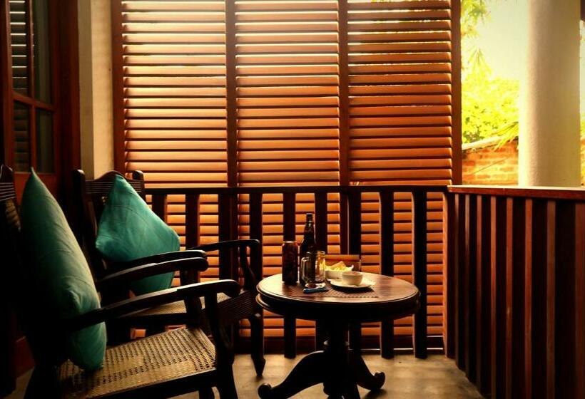 اتاق لوکس با چشم‌انداز, Moonstone Villas