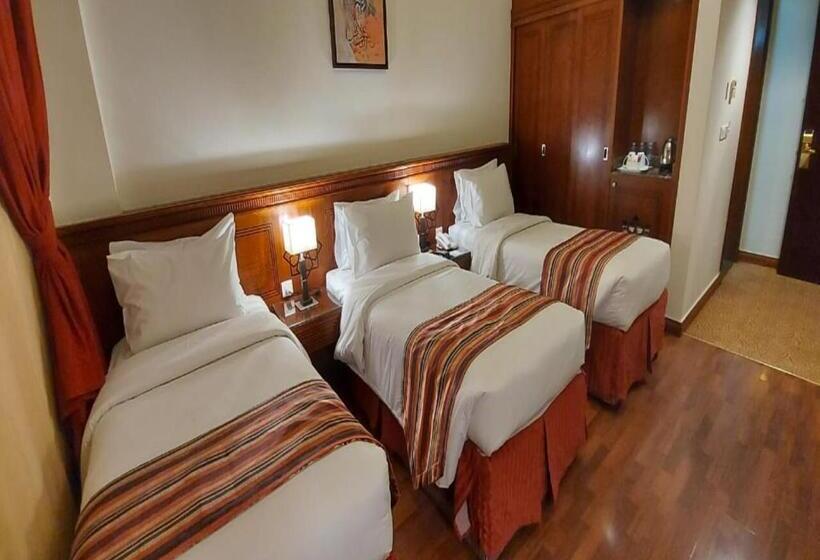 חדר סטנדרט לשלושה, Rotana Al Mesk