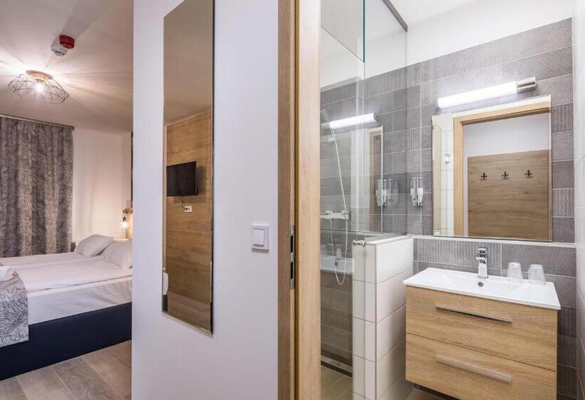 اتاق استاندارد در طبقه همکف, Autohof 171 Hotel Hegyeshalom