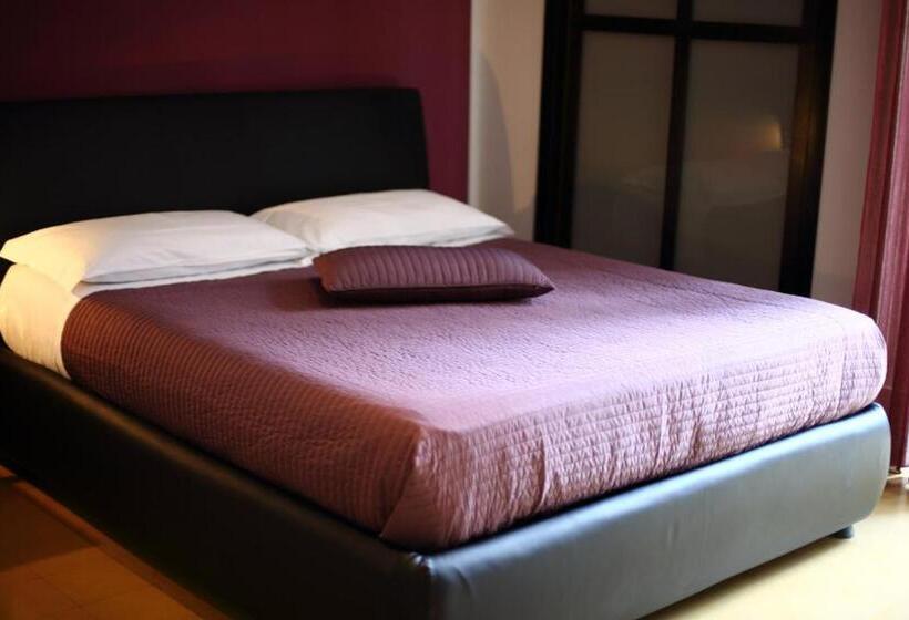 غرفة قياسية ثلاثية, Acquadellarte B&b
