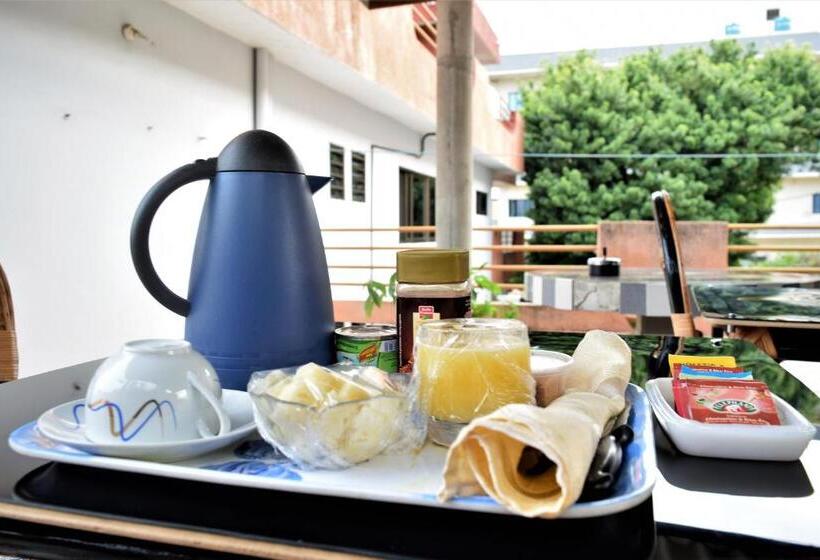 اتاق لوکس, B&b Chez Rita