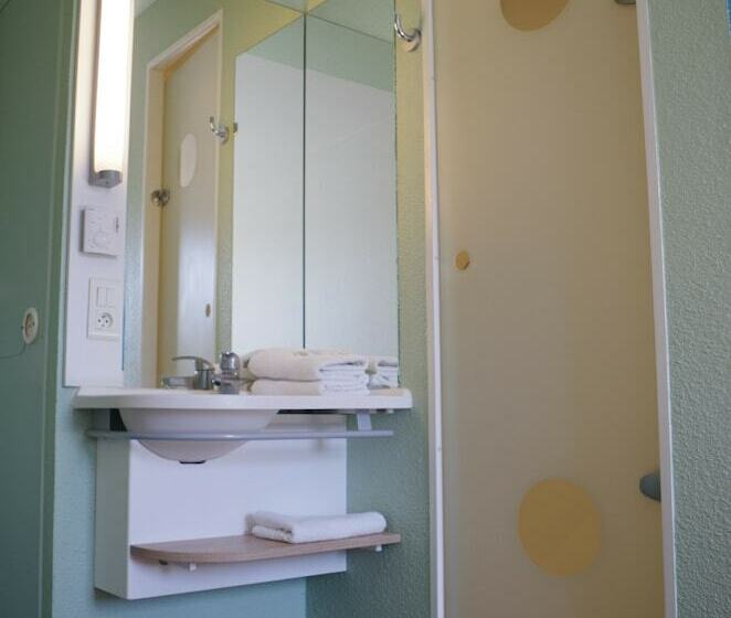 Номер Стандарт Трехместный, Ibis Budget Narbonne Est