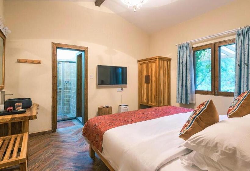 سوییت جونیور, The Apsara Lodge