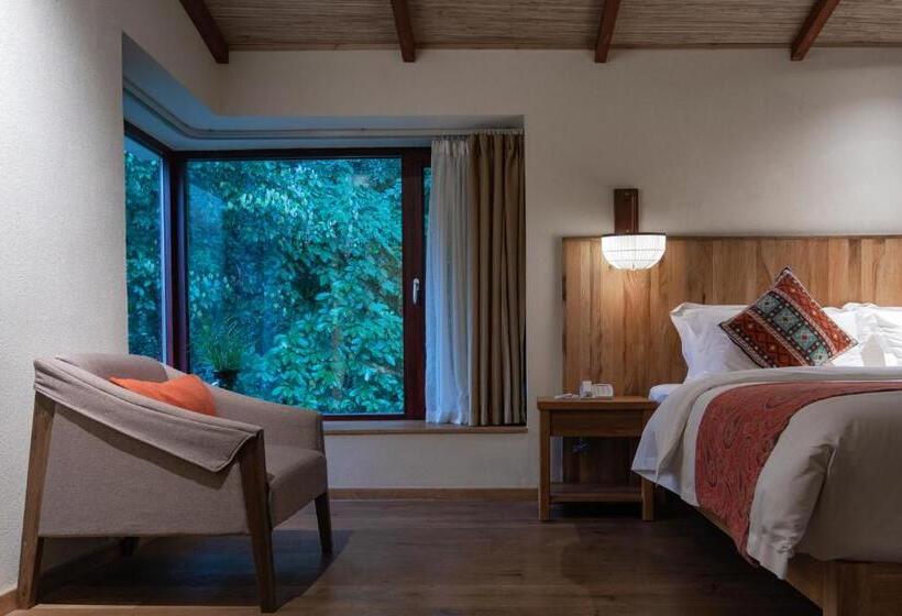 سوییت لوکس, The Apsara Lodge